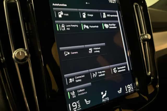 Volvo XC40 (2022) thumbnail 26