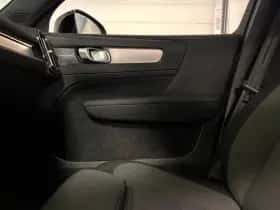 Volvo XC40 (2022) thumbnail 38
