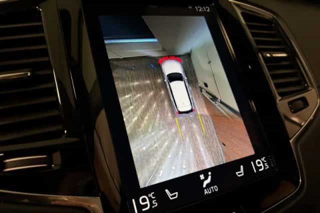 Volvo XC90 (2020) thumbnail 36