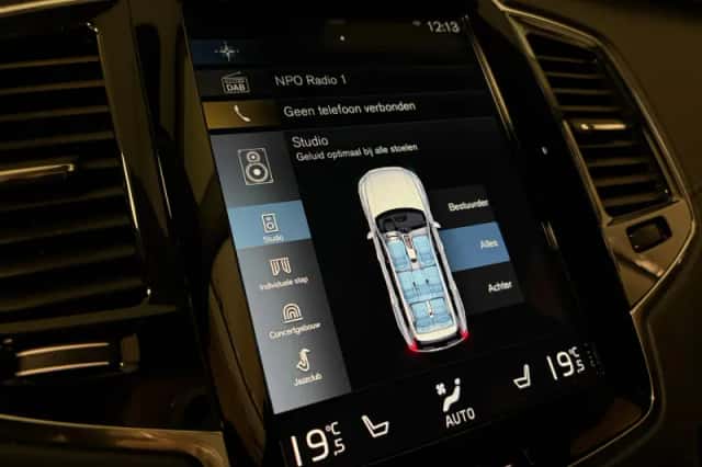 Volvo XC90 (2020) thumbnail 39