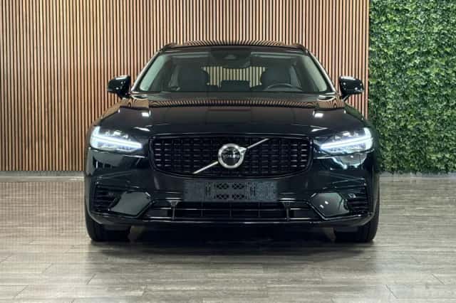 Volvo V90 (2021) thumbnail 2