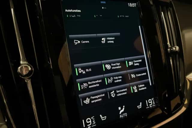Volvo V90 (2021) thumbnail 28
