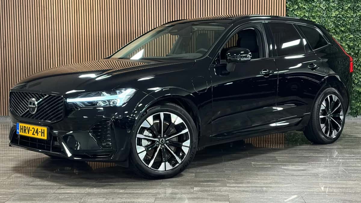 Volvo XC60 (2025) — foto 1