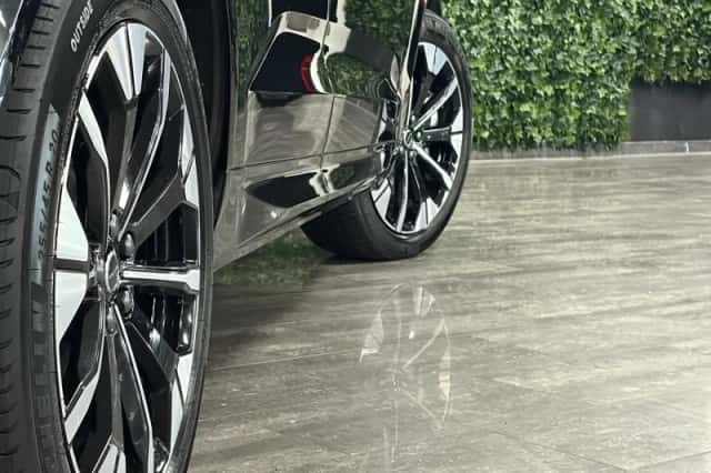 Volvo XC60 (2025) thumbnail 9
