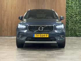 Volvo XC40 (2018) thumbnail 2