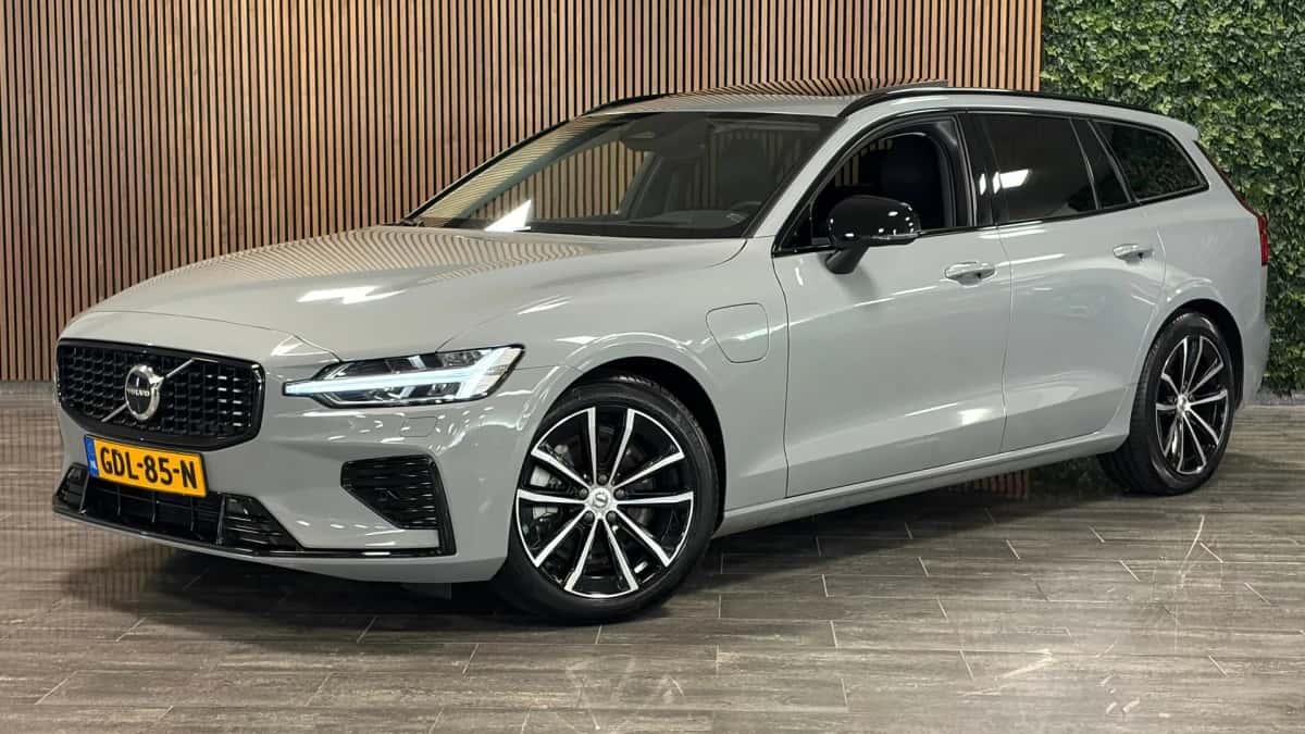 Volvo V60 (2024) — foto 1