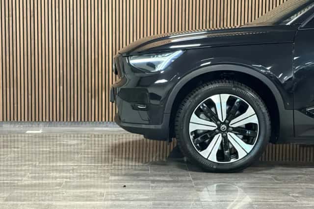 Volvo XC40 (2023) thumbnail 3