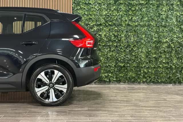 Volvo XC40 (2023) thumbnail 4