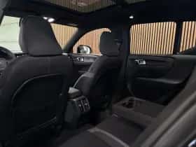 Volvo XC40 (2023) thumbnail 6
