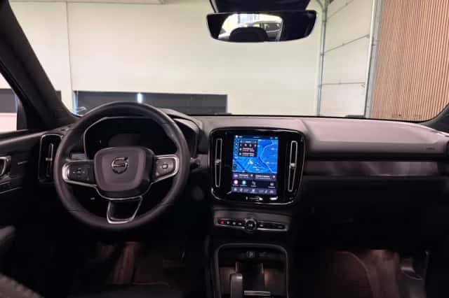 Volvo XC40 (2023) thumbnail 7