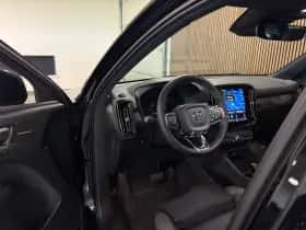 Volvo XC40 (2023) thumbnail 8