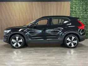 Volvo XC40 (2023) thumbnail 2