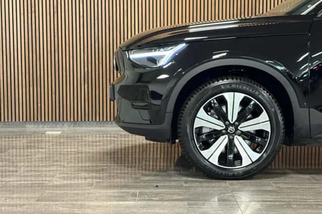 Volvo XC40 (2023) thumbnail 3