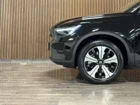 Volvo XC40 (2023) thumbnail 3