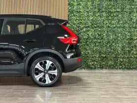 Volvo XC40 (2023) thumbnail 4