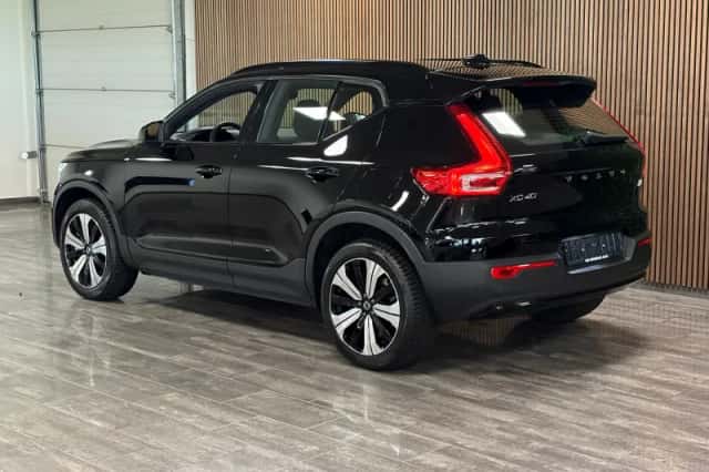 Volvo XC40 (2023) thumbnail 5