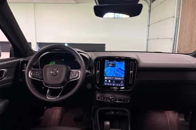 Volvo XC40 (2023) thumbnail 7