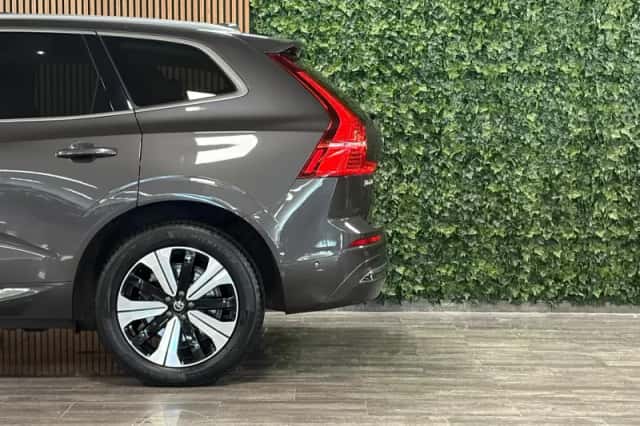 Volvo XC60 (2023) thumbnail 4