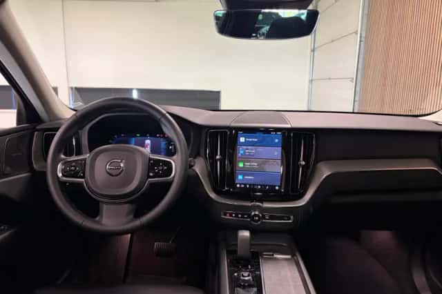 Volvo XC60 (2023) thumbnail 6
