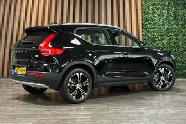 Volvo XC40 (2020) thumbnail 3