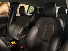 Volvo XC40 (2020) thumbnail 9