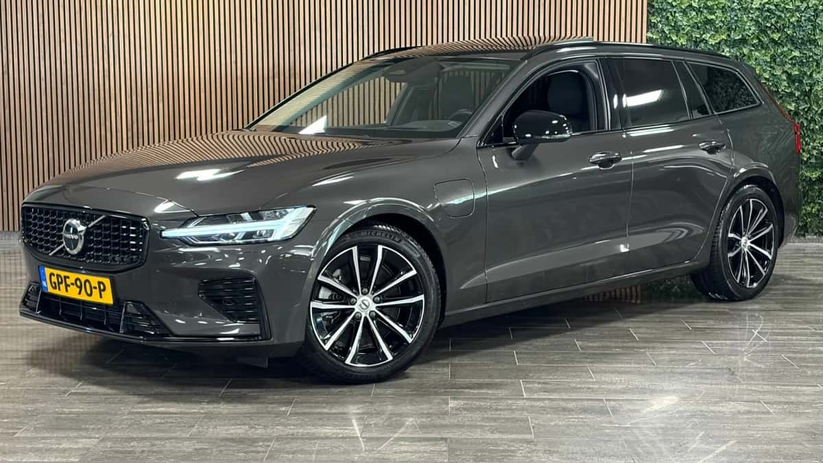Volvo V60 (2024) — foto 1