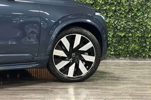 Volvo XC90 (2024) thumbnail 4