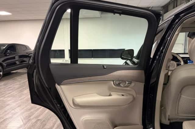 Volvo XC90 (2023) thumbnail 13
