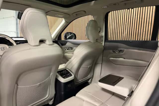 Volvo XC90 (2023) thumbnail 15