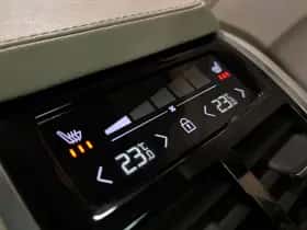 Volvo XC90 (2023) thumbnail 17