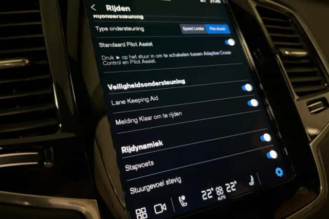 Volvo XC90 (2023) thumbnail 31