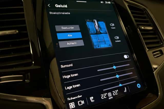 Volvo XC90 (2023) thumbnail 32