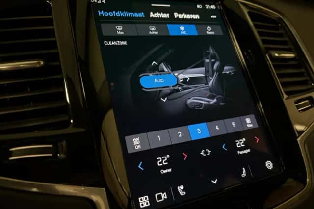 Volvo XC90 (2023) thumbnail 36
