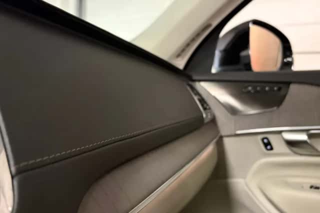 Volvo XC90 (2023) thumbnail 41