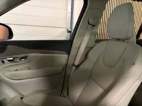 Volvo XC90 (2023) thumbnail 43