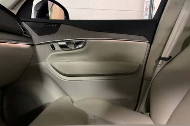 Volvo XC90 (2023) thumbnail 45
