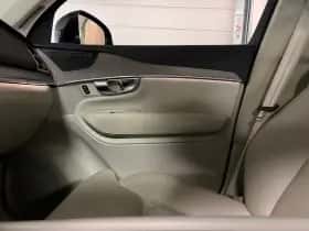Volvo XC90 (2023) thumbnail 45