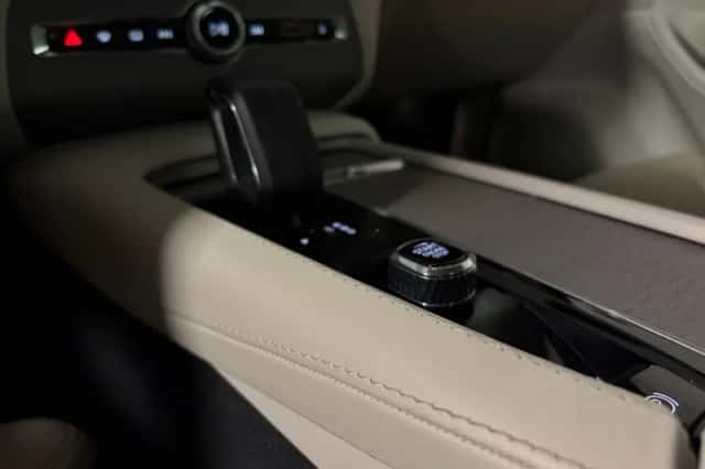 Volvo XC90 (2023) thumbnail 46