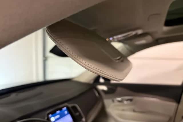 Volvo XC90 (2023) thumbnail 51