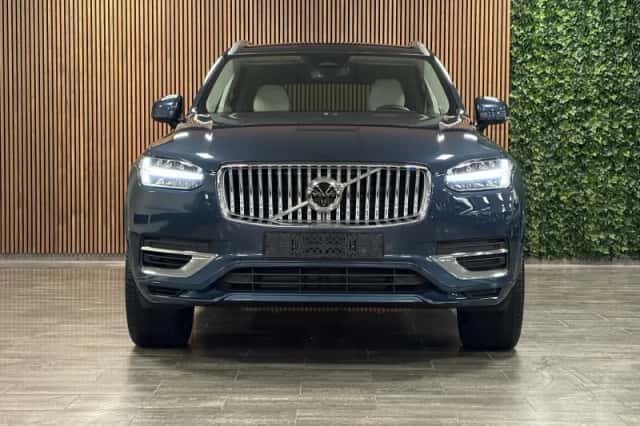 Volvo XC90 (2023) thumbnail 2