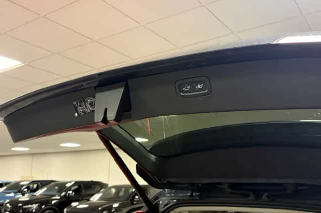 Volvo XC90 (2023) thumbnail 12