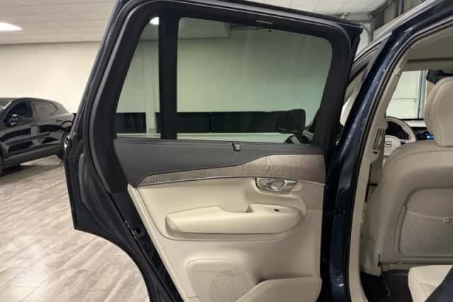 Volvo XC90 (2023) thumbnail 14