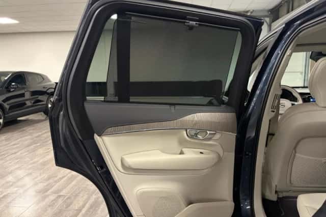 Volvo XC90 (2023) thumbnail 15