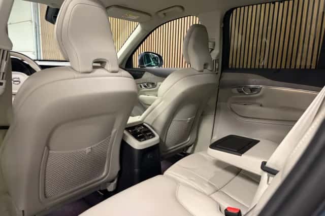 Volvo XC90 (2023) thumbnail 16