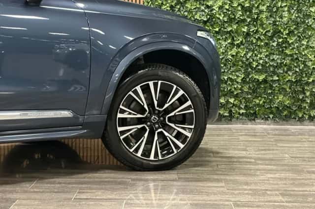 Volvo XC90 (2023) thumbnail 4