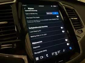 Volvo XC90 (2023) thumbnail 32