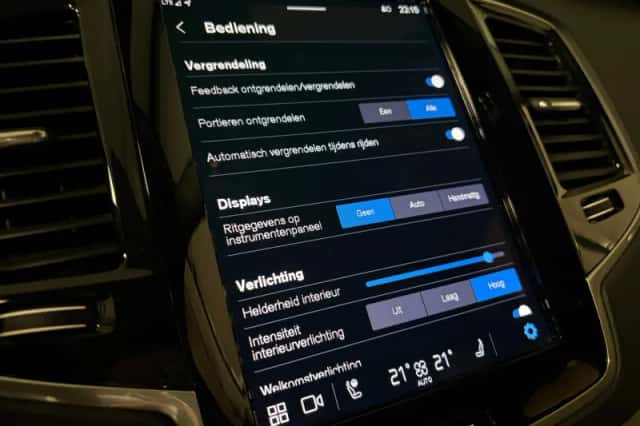 Volvo XC90 (2023) thumbnail 35