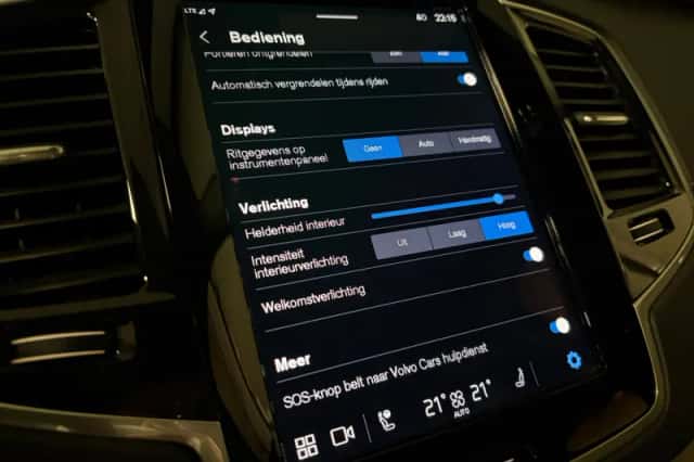 Volvo XC90 (2023) thumbnail 36