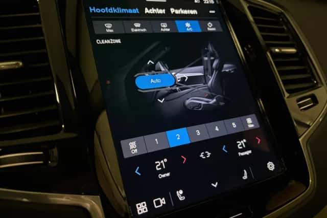 Volvo XC90 (2023) thumbnail 37