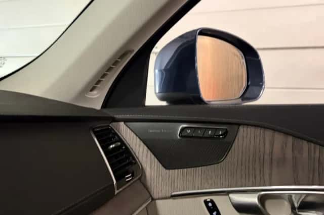 Volvo XC90 (2023) thumbnail 43